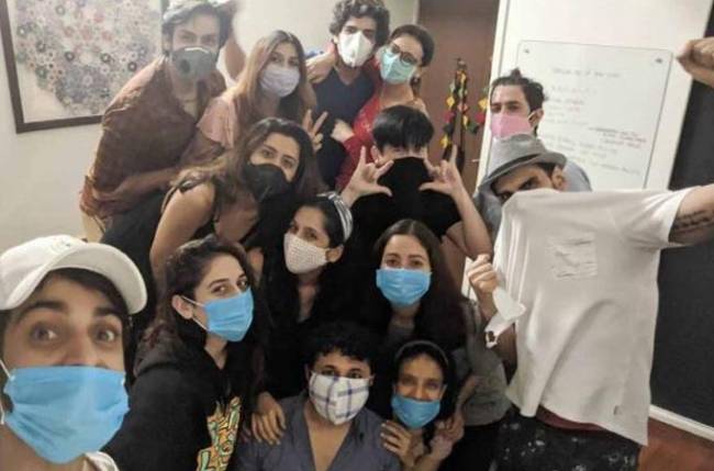 Karan Wahi, Sanaya Irani attend a ‘lockdown birthday’ wearing masks